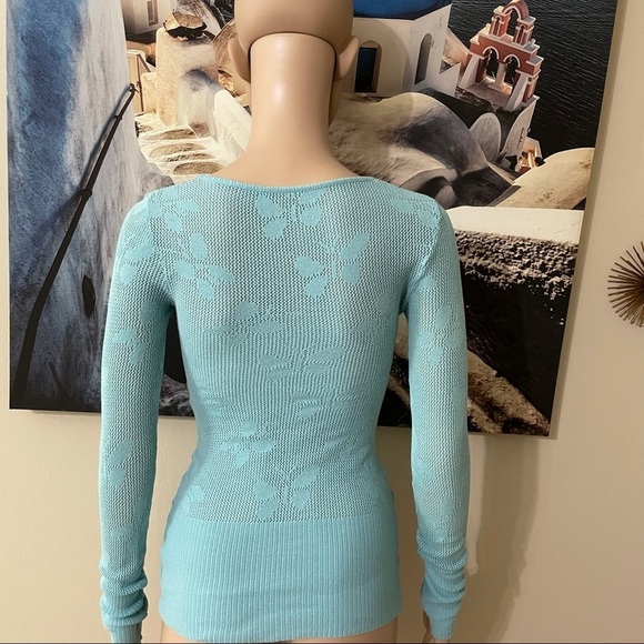 Women’s Long Sleeves Top​​ - Picture 4 of 7